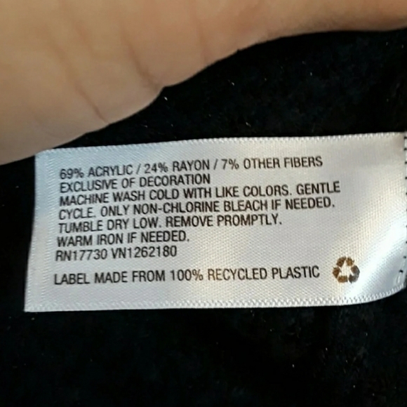 Liz Lange Maternity Sweater - Picture 4 of 5